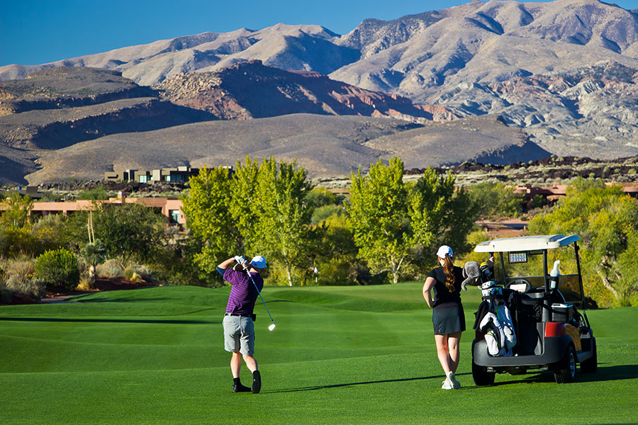 Master the art of bleisure at our 18-hole championship golf course