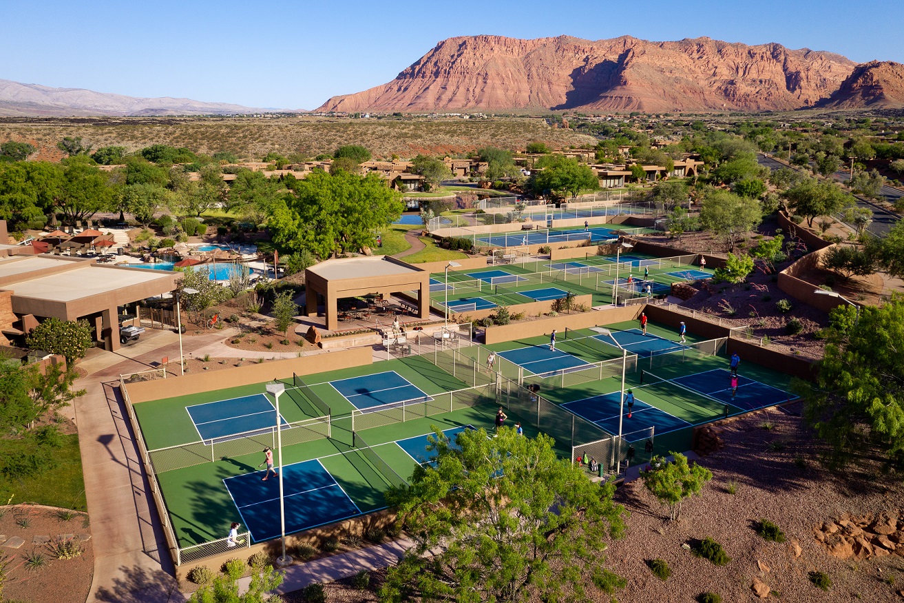 outdoor pickleball court at Inn at Entrada